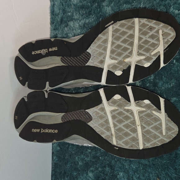 New Balance 990 Womens Gray and White Athletic Shoes Size 9.5 - Picture 9 of 11